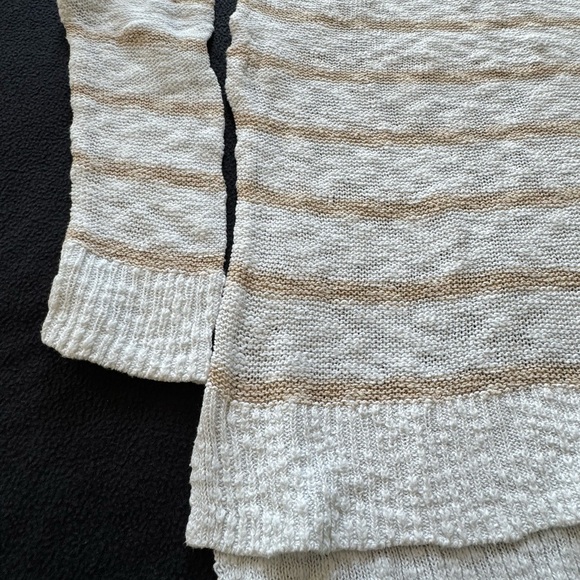 Gap Sweater Size Small- White and Beige Stripe - Picture 14 of 15